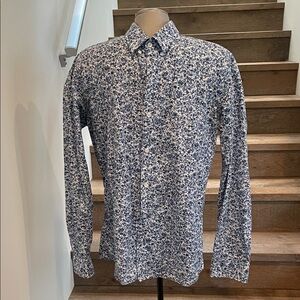 RW&CO. Navy and White Floral Button-Down Shirt